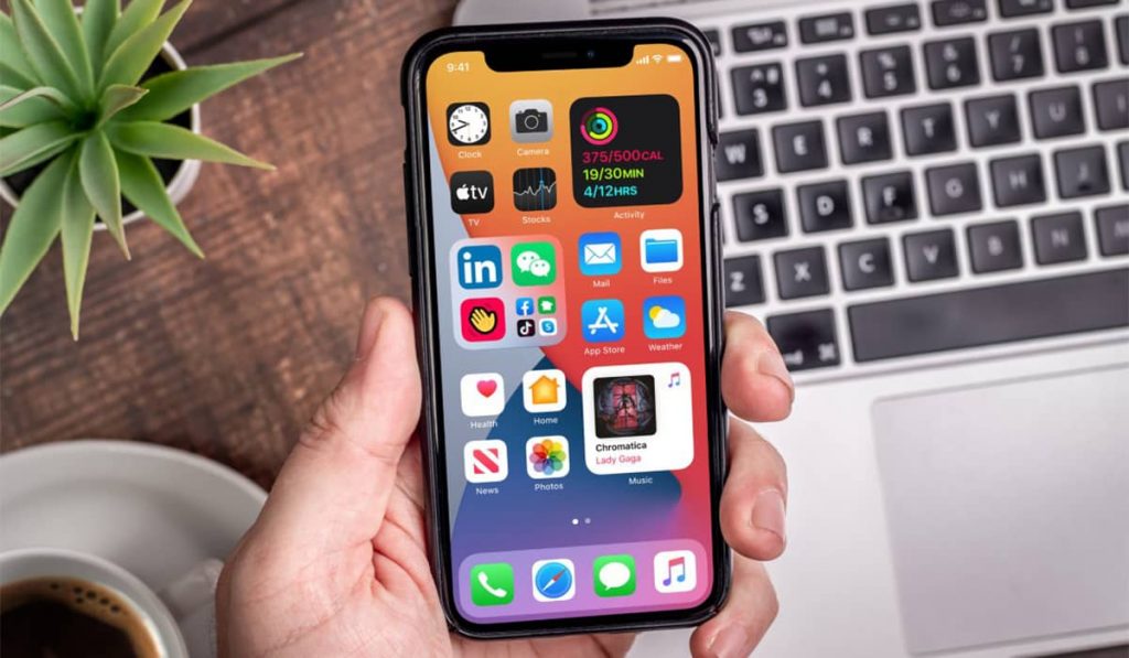 iOS 14 explains: Hide app library & home screen | Get Guidance and Tech